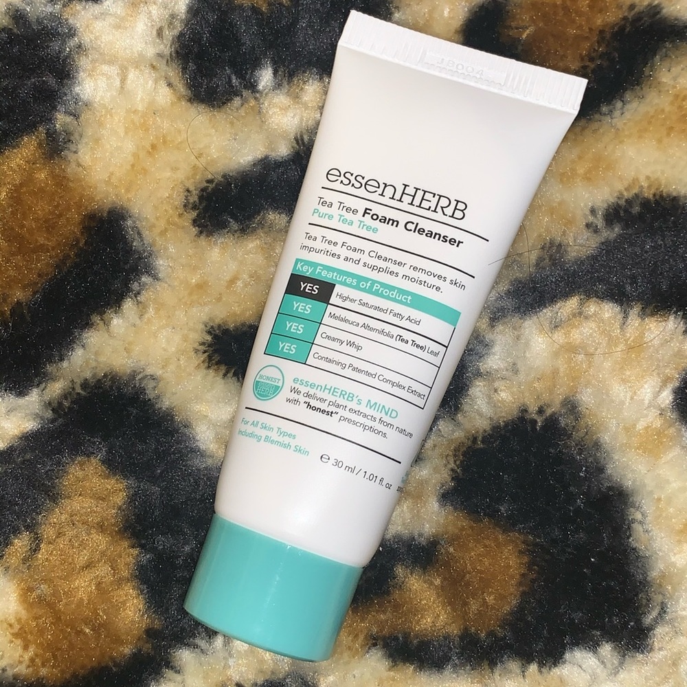 🆕 EssenHerb Tea Tree Foam Cleanser deluxe mini